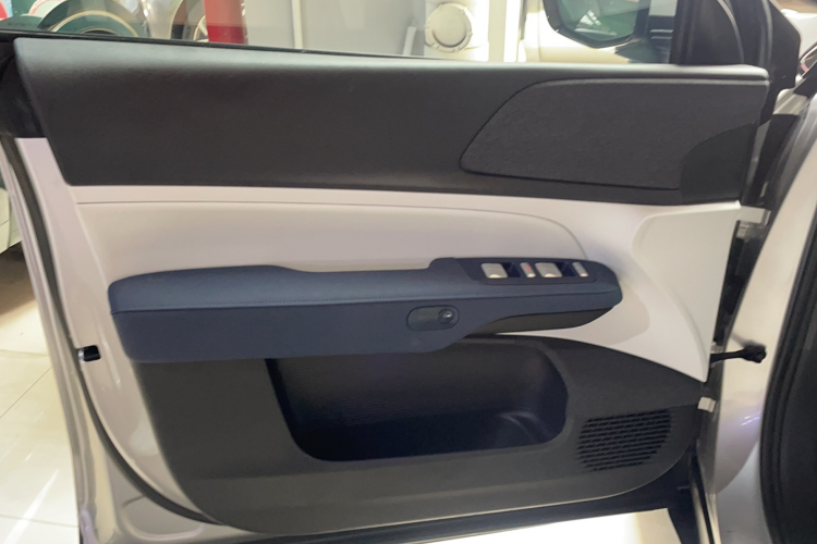 小鹏G6 2023款 700 四驱性能 Max中控内饰7007