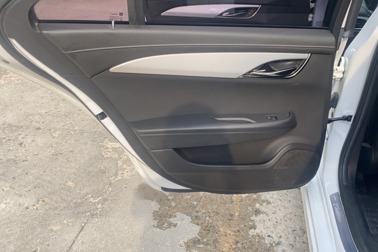 凯迪拉克ATS-L 2017款 28T 时尚型中控内饰7006