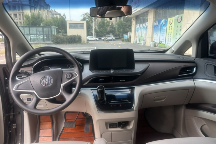 别克GL8 2023款 陆上公务舱 舒适型车身外观6006