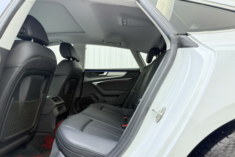 奥迪A7 2021款 45 TFSI 臻选型中控内饰7003