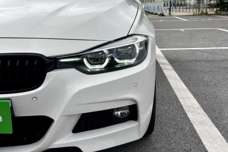 宝马3系 2019款 320i M运动曜夜版局部细节36