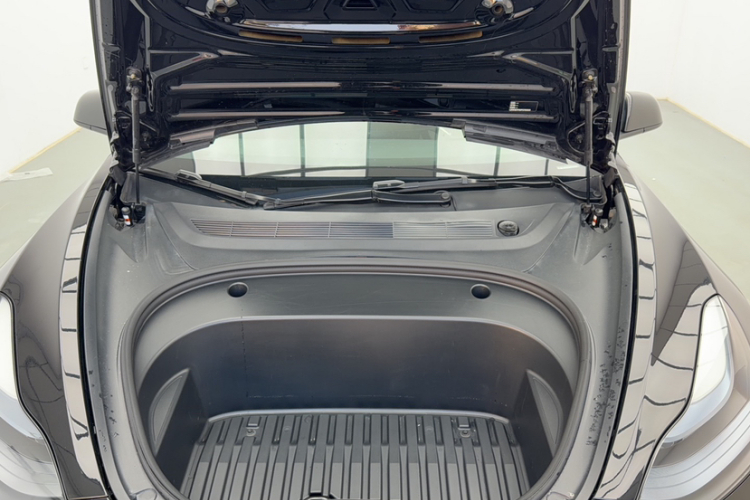 特斯拉 Model 3 2022款 后轮驱动版局部细节24