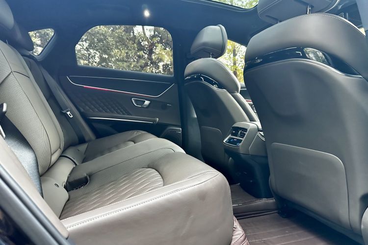 比亚迪 汉 2022款 EV 创世版 715KM前驱旗舰型中控内饰7006