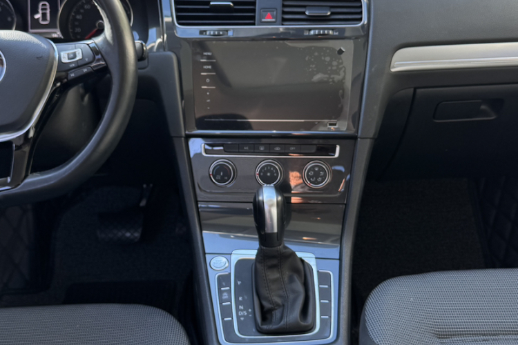 大众 高尔夫 2020款 挚爱版 280TSI DSG舒适型中控内饰7005