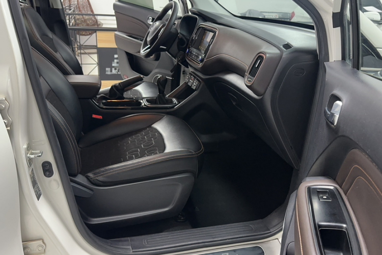 广汽传祺 传祺GS3 2017款 150N 手动精英版中控内饰7002