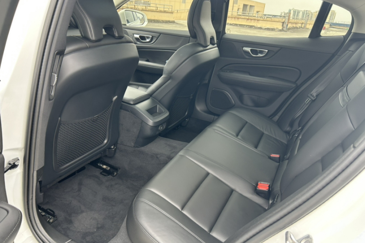 沃尔沃S60 2020款 T4 智逸豪华版车身外观6007