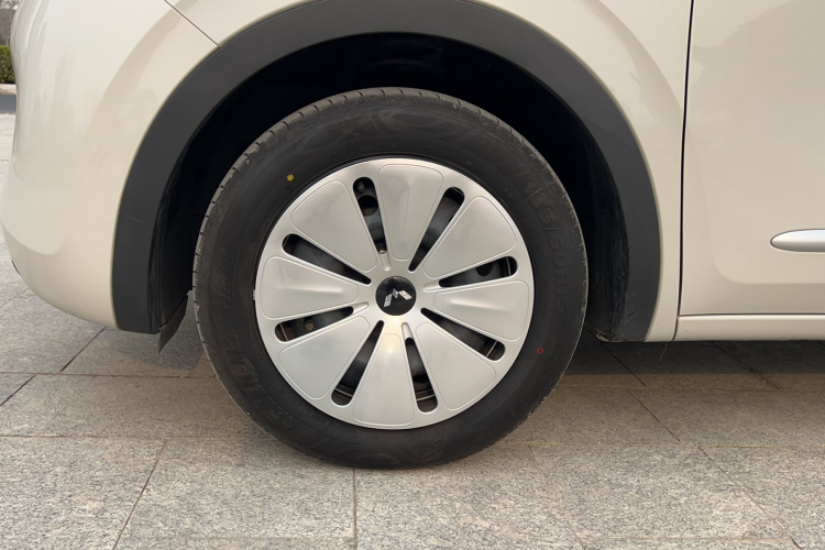 五菱汽车 五菱缤果 2024款 203km 轻享款车身外观6002