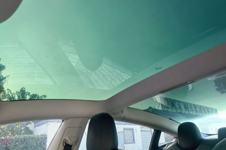 特斯拉 Model 3 2021款 Performance高性能全轮驱动版局部细节22