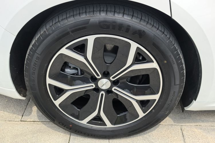 鸿蒙智行 智界S7 2025款 855km Max车身外观6007