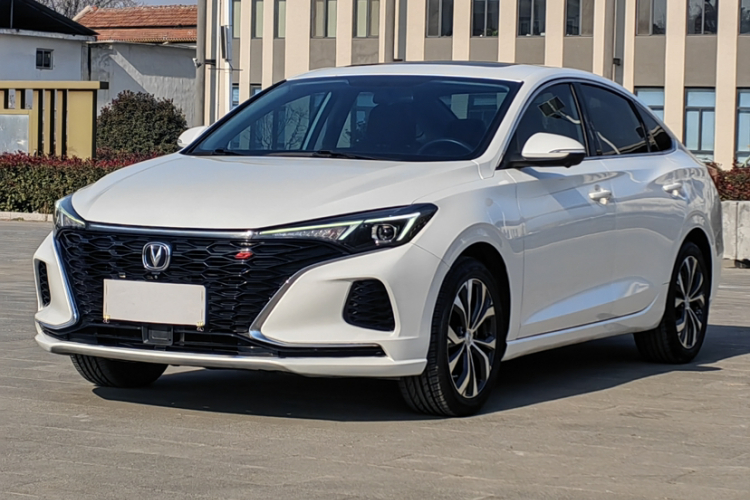 长安 逸动 2021款 PLUS 蓝鲸NE 1.4T GDI DCT旗舰型车身外观1