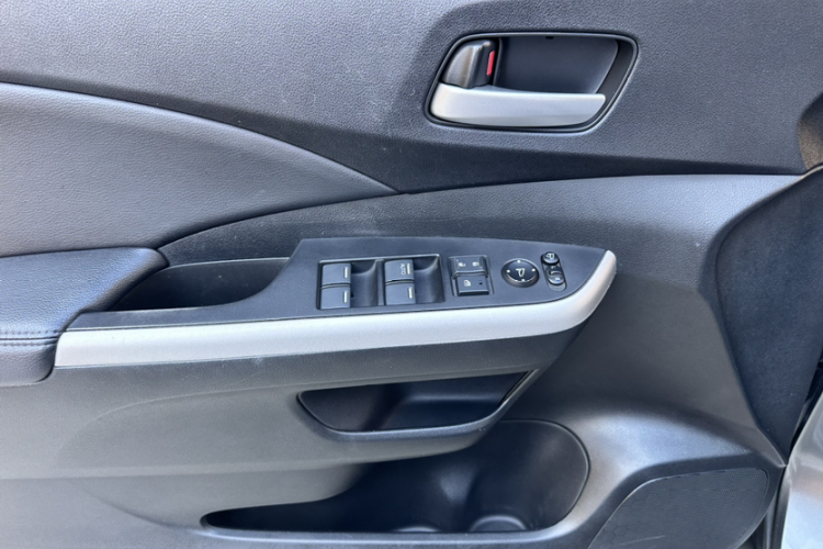 本田CR-V 2012款 2.4L 四驱豪华版中控内饰7011