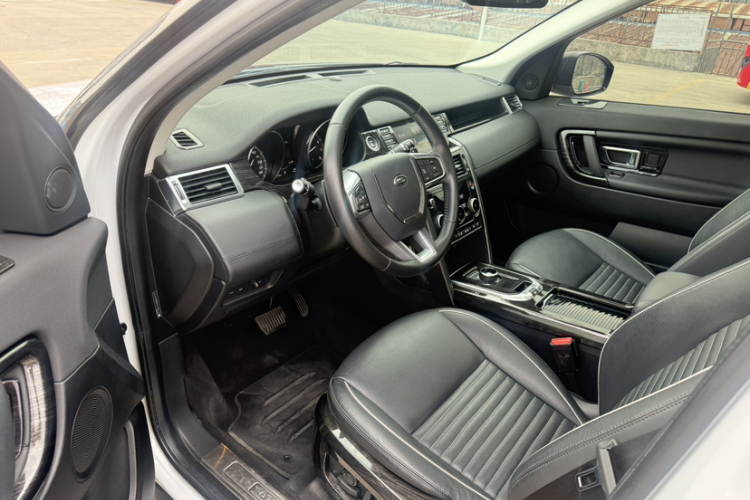 路虎 发现神行 2019款 240PS SE Dynamic版 国VI中控内饰7002