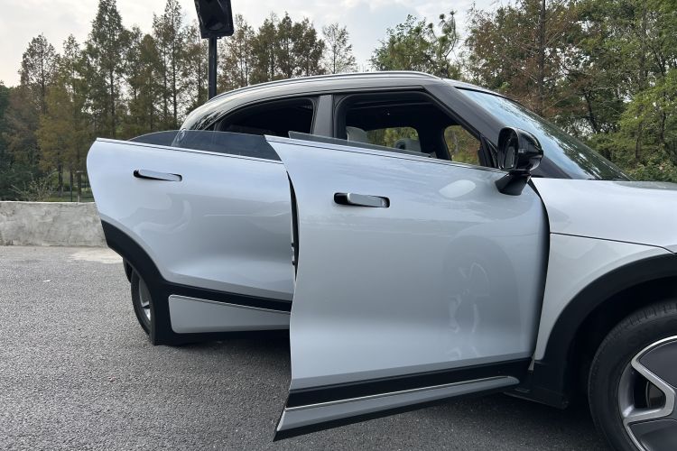 smart精灵#1 2023款 Pro版车身外观6008