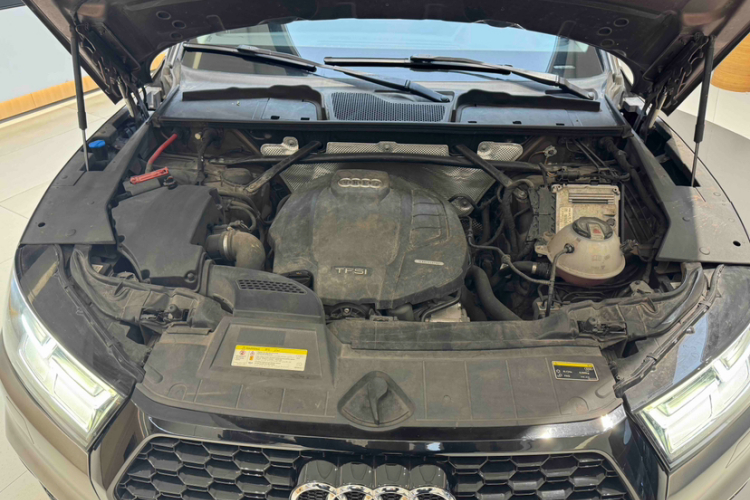 奥迪Q5L 2018款 40 TFSI 荣享时尚型 国V中控内饰7004