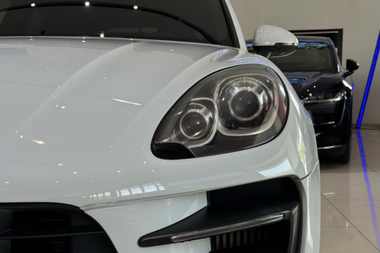 保时捷 2016款 Macan Turbo 3.6T车身外观6004