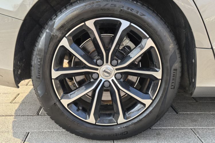 沃尔沃S60 2022款 B4 智逸豪华版车身外观6007