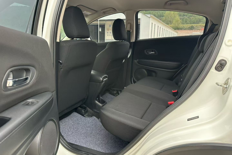 本田 缤智 2015款 1.5L CVT两驱舒适型中控内饰7003