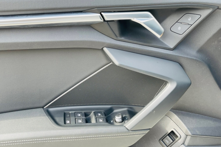 奥迪A3 2023款 改款 A3L Limousine 35 TFSI 时尚运动型中控内饰7002