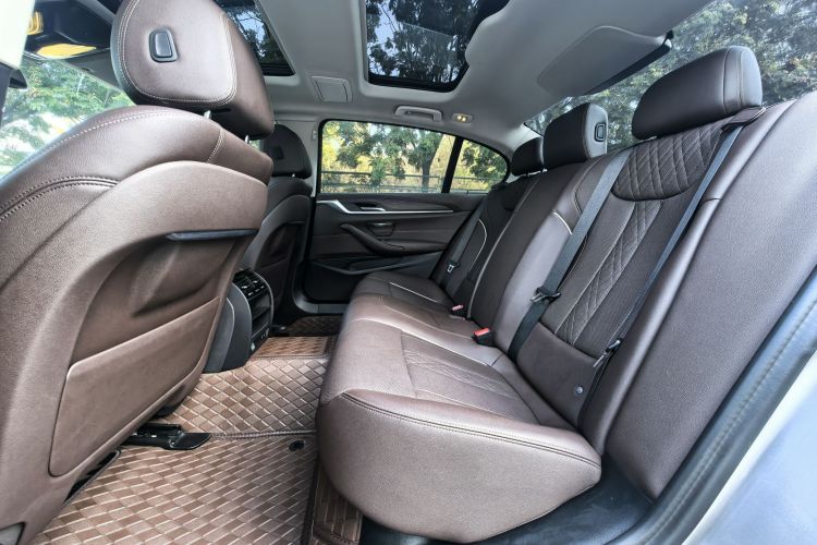 宝马5系 2021款 改款 530Li 领先型 豪华套装车身外观6004