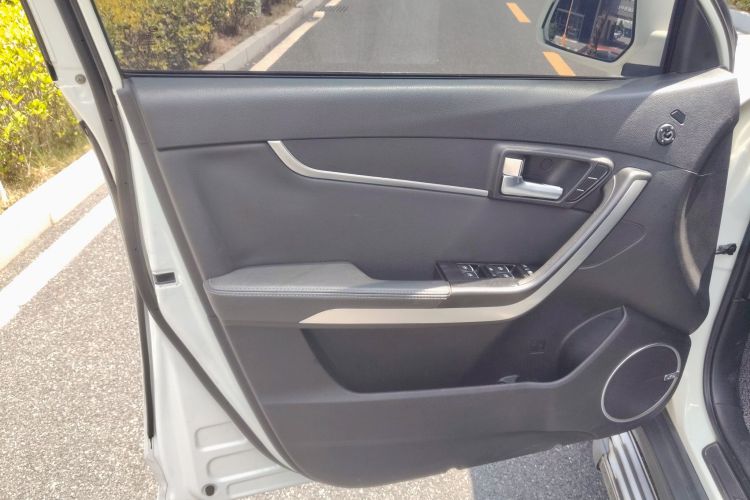 陆风X5 2016款 Plus 1.5T CVT创享版中控内饰7008