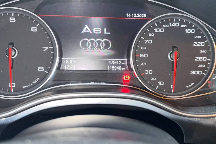 奥迪A6L 2015款 TFSI 百万纪念智领型中控内饰15