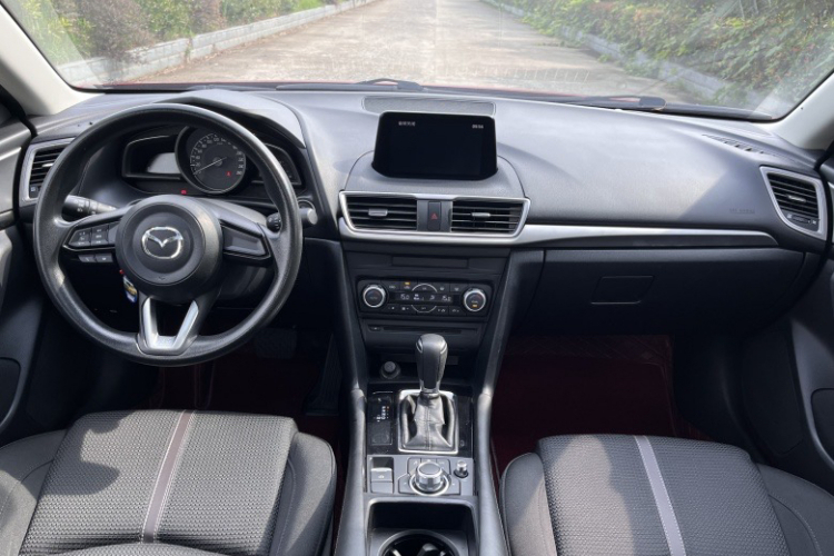 马自达3 昂克赛拉 2017款 三厢 1.5L 自动豪华型 国V中控内饰7008