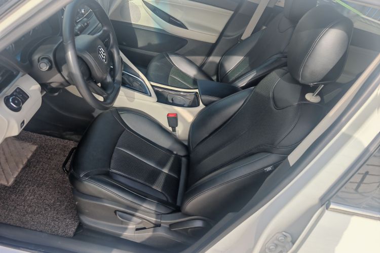 别克GL6 2019款 18T 6座精英型 国V局部细节19