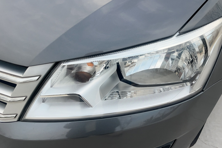 大众 桑塔纳 2015款 1.6L 手动舒适版车身外观6009