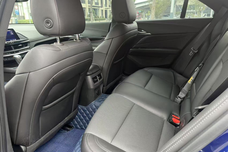 凯迪拉克CT4 2023款 28T 豪华型中控内饰7001