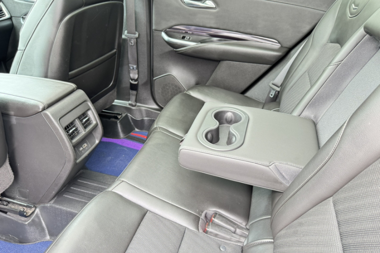 凯迪拉克XT4 2021款 28T 两驱技术型中控内饰7006