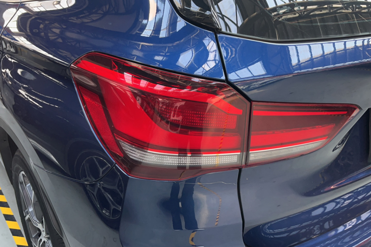 宝马X1 2020款 sDrive20Li 尊享型车身外观6008