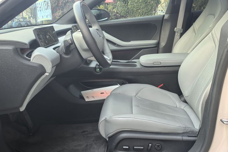 蔚来ET5 2022款 75kWh中控内饰7001