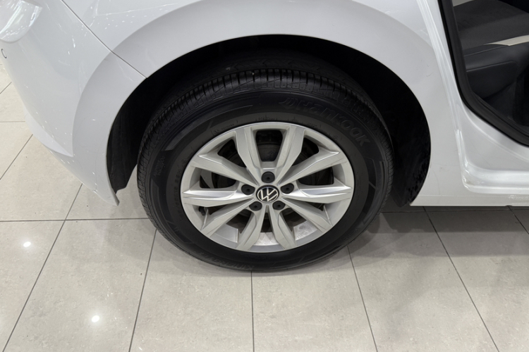 大众 Polo 2023款  Plus 1.5L 自动炫彩科技版车身外观6006