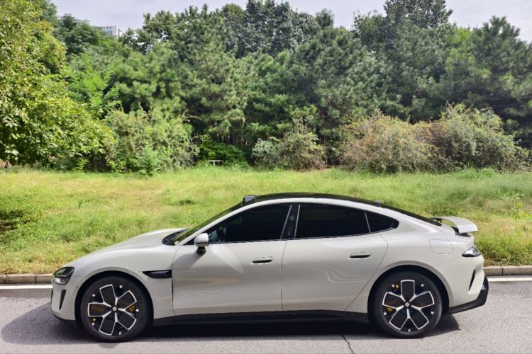 小米汽车 小米SU7 2024款 四驱超长续航高阶智驾Max版车身外观6010