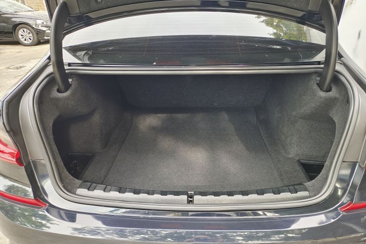 宝马3系 2022款 改款 325Li M运动曜夜套装中控内饰7007