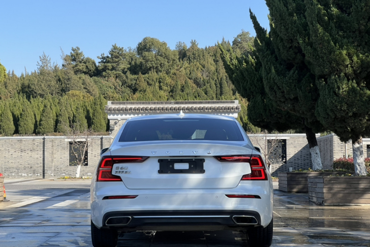 沃尔沃S60 2022款 B4 智远豪华版车身外观6007