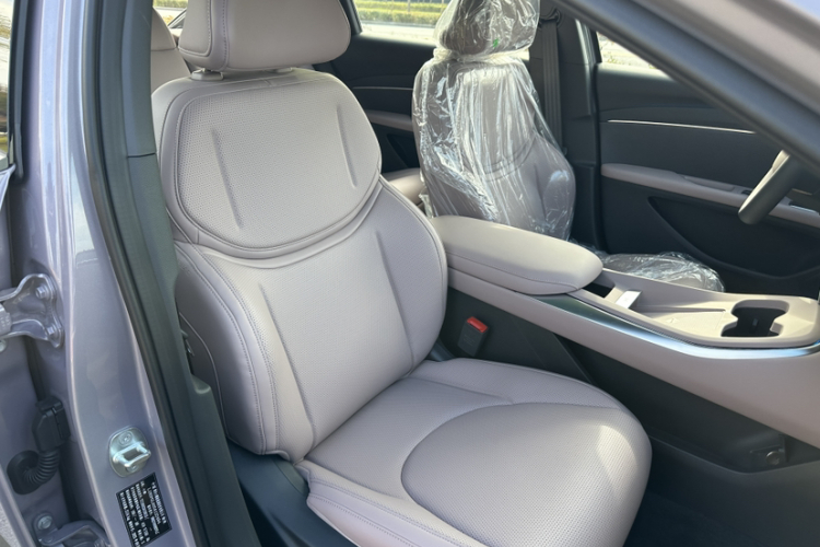 小鹏MONA M03 2025款 600 超长续航 Max中控内饰7003