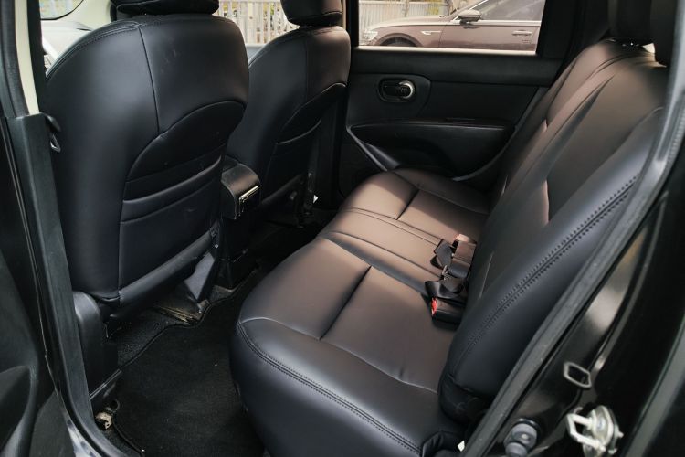 日产 骊威 2013款 1.6XE CVT舒适版中控内饰7003