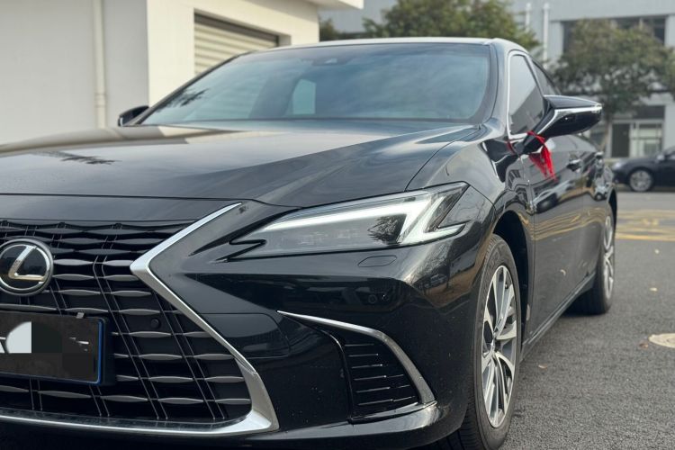 雷克萨斯ES 2025款 300h 臻享版车身外观6008