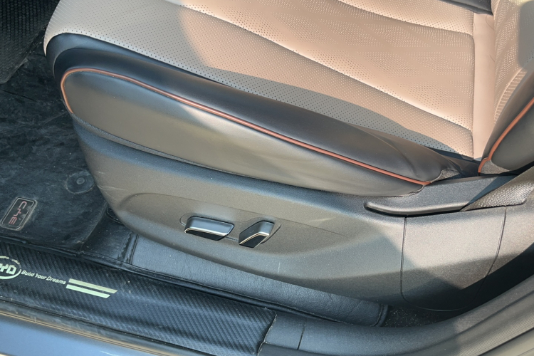 比亚迪 海豚 2023款 420km 自由版局部细节9001