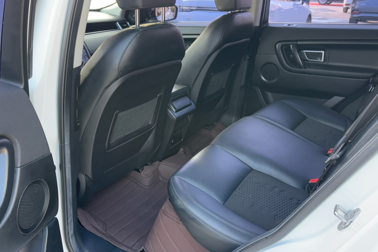 路虎 发现神行 2019款 240PS PURE版 国VI中控内饰7001