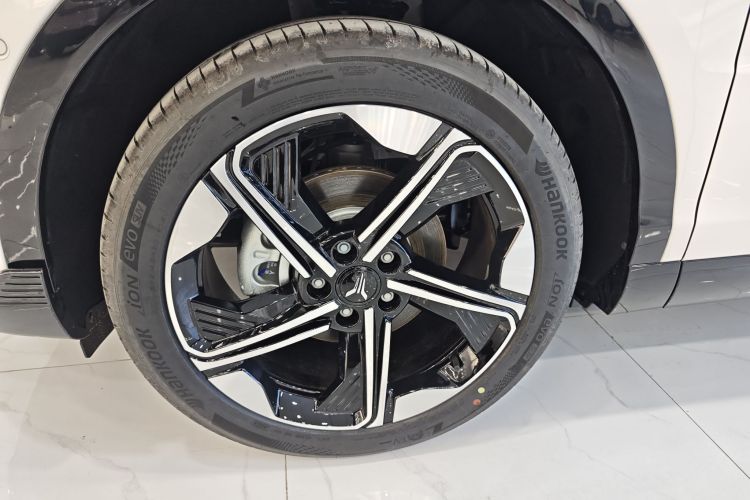 岚图汽车 岚图知音 2024款 长续航智享版车身外观6005