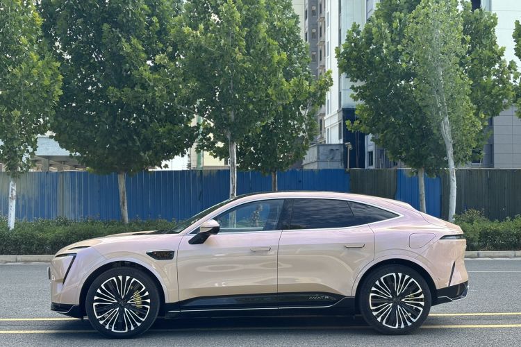 阿维塔11 2024款 700 三激光四驱推荐版车身外观6005