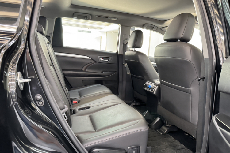 丰田 汉兰达 2018款 2.0T 四驱豪华版 7座 国V中控内饰7003