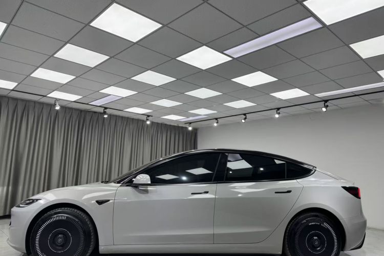 特斯拉 Model 3 2023款 后轮驱动版车身外观6001