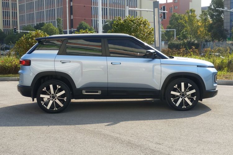 吉利汽车 吉利icon 2023款 1.5TD 巧克力醇巧版车身外观6008