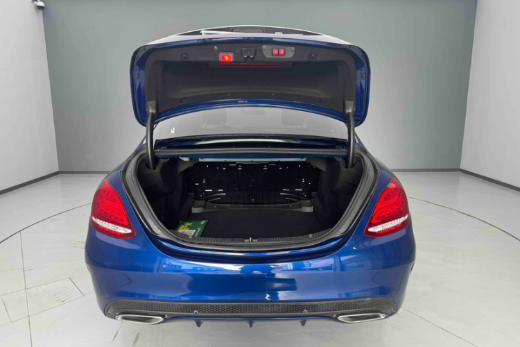 奔驰C级 2017款 C 180 L 运动版局部细节23