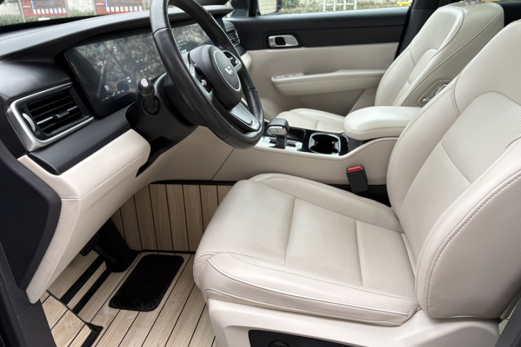 理想汽车 理想ONE 2021款 增程6座版中控内饰7002