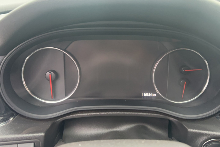 别克 君威 2017款 28T 尊享型中控内饰15