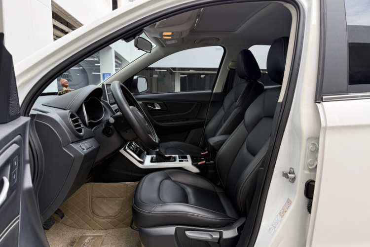 奔腾X40 2019款 1.6L 自动豪华型 国V中控内饰7004